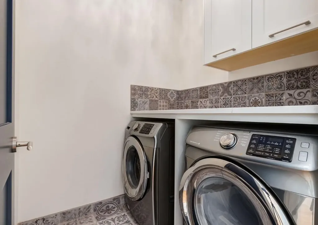 508 14 Avenue NE Calgary AB T2E 1E7