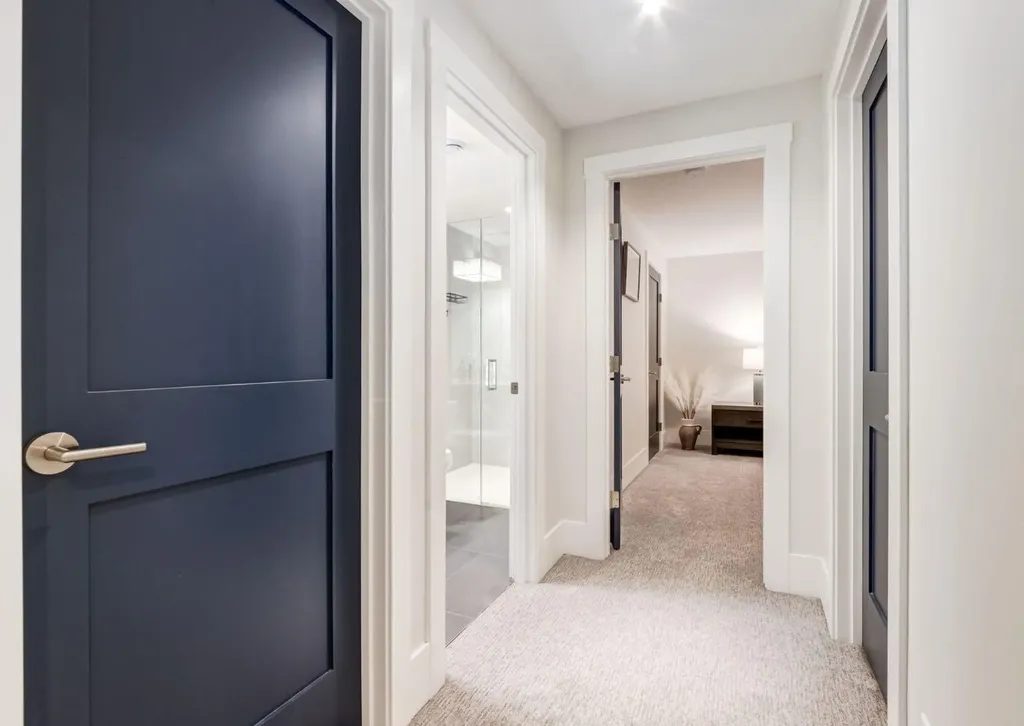 508 14 Avenue NE Calgary AB T2E 1E7