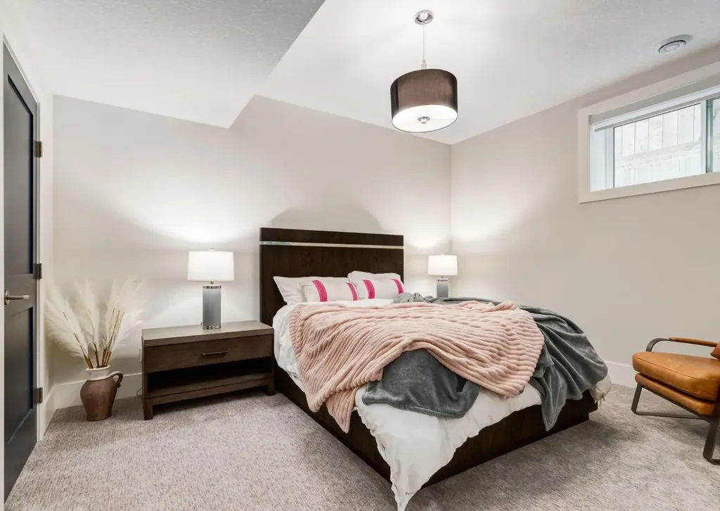 508 14 Avenue NE Calgary AB T2E 1E7