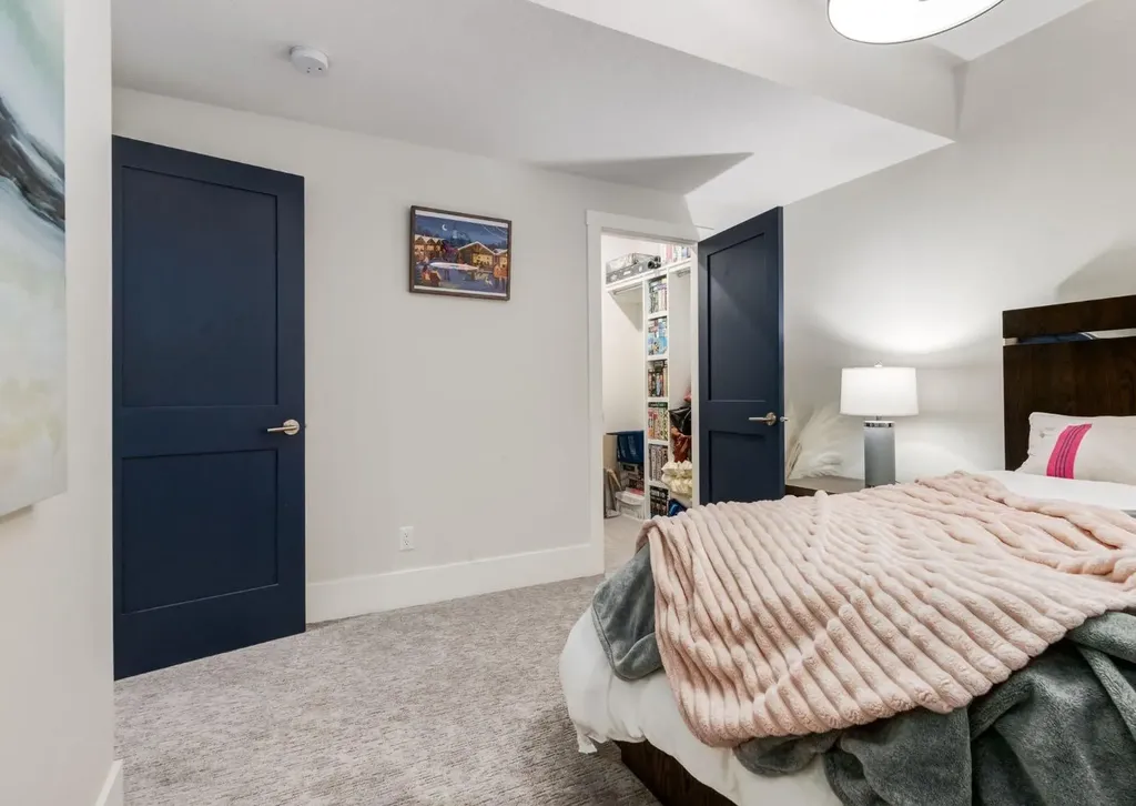 508 14 Avenue NE Calgary AB T2E 1E7