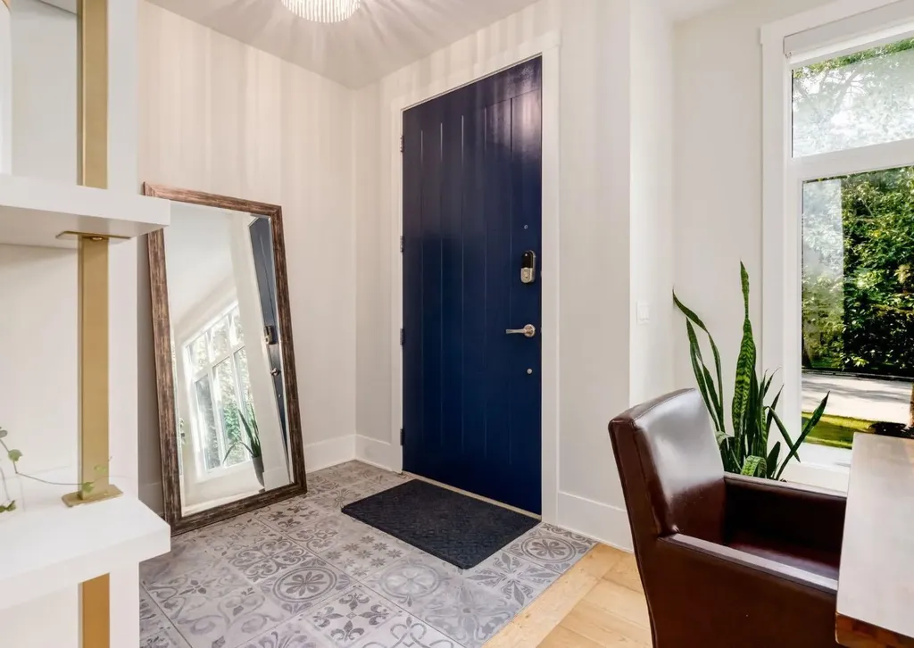 508 14 Avenue NE Calgary AB T2E 1E7