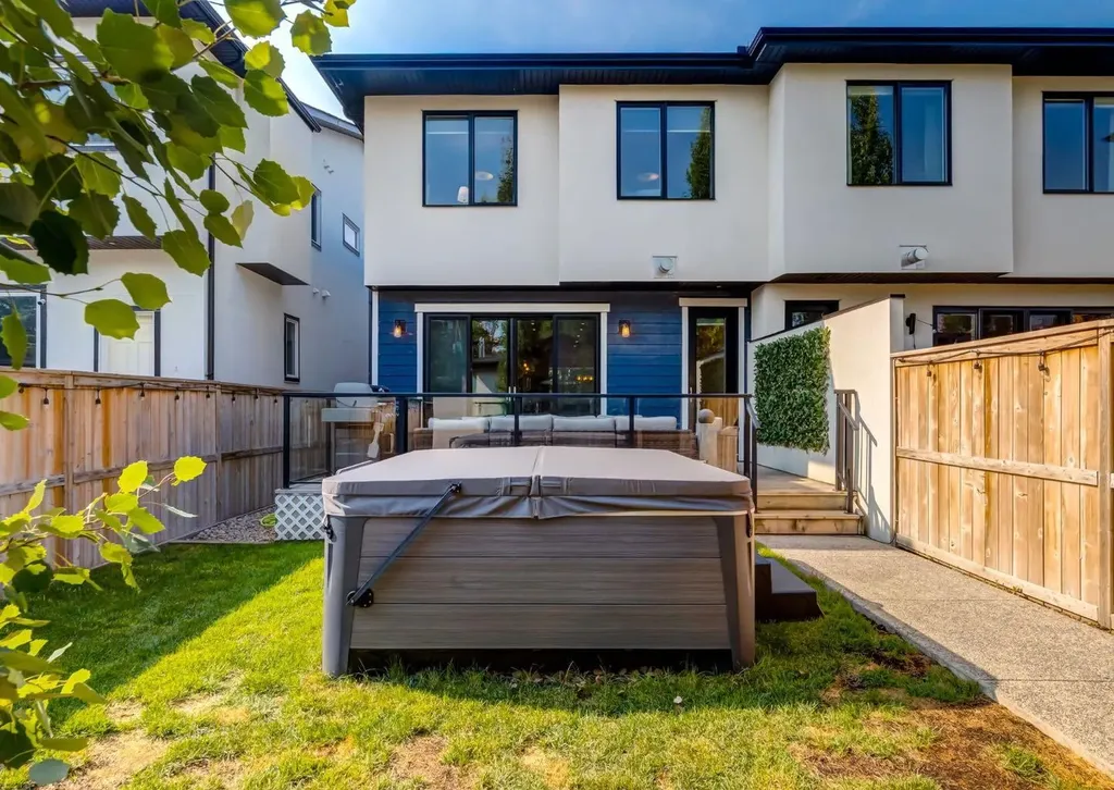 508 14 Avenue NE Calgary AB T2E 1E7