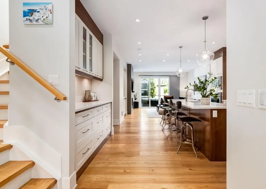 508 14 Avenue NE Calgary AB T2E 1E7