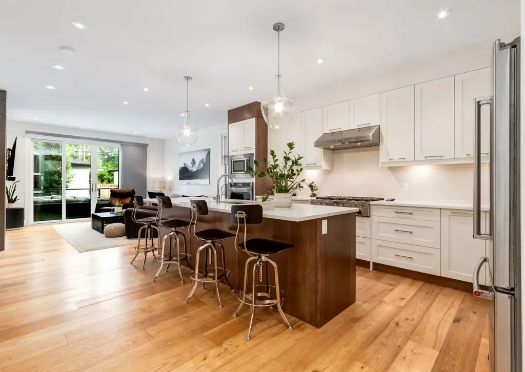 508 14 Avenue NE Calgary AB T2E 1E7