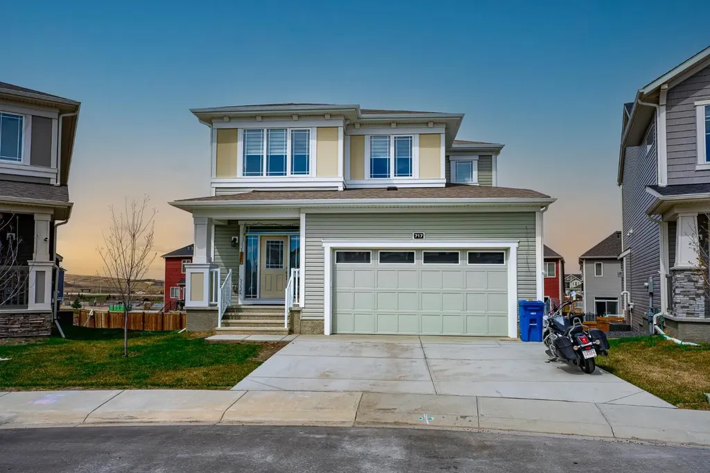 717 Windrow Manor SW Airdrie AB T4B 5H6
