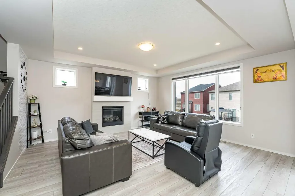 717 Windrow Manor SW Airdrie AB T4B 5H6