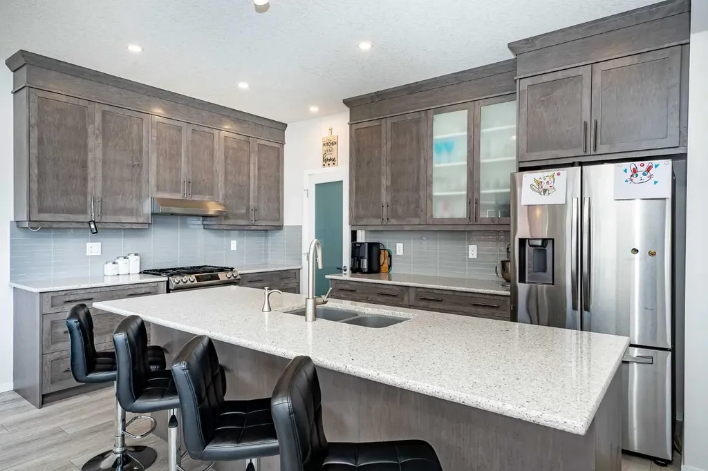 717 Windrow Manor SW Airdrie AB T4B 5H6