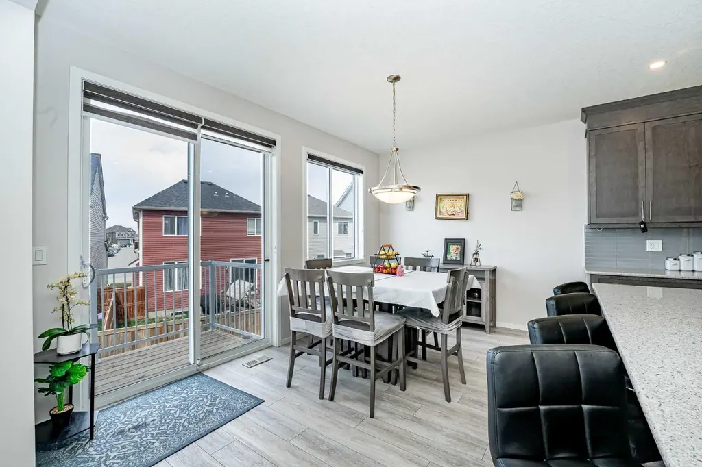 717 Windrow Manor SW Airdrie AB T4B 5H6