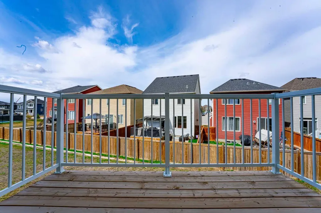 717 Windrow Manor SW Airdrie AB T4B 5H6