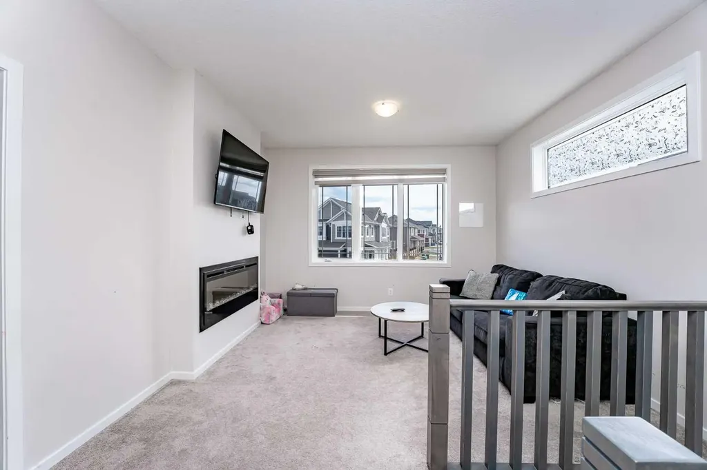 717 Windrow Manor SW Airdrie AB T4B 5H6
