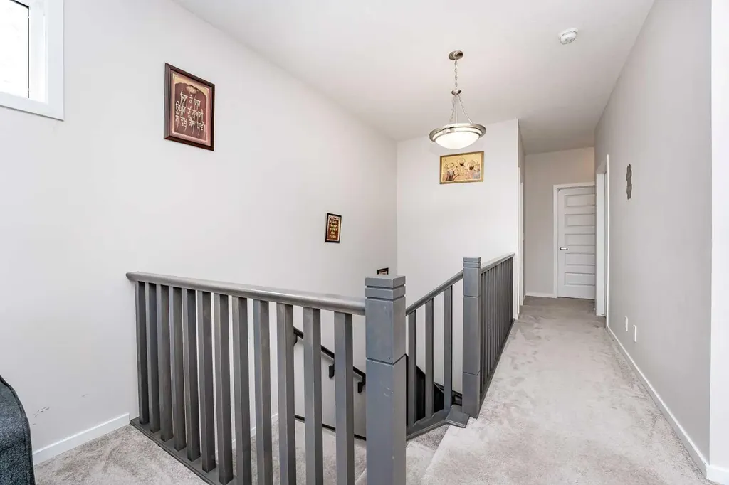 717 Windrow Manor SW Airdrie AB T4B 5H6