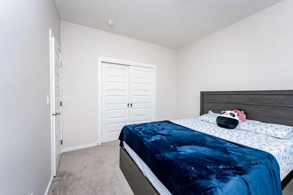 717 Windrow Manor SW Airdrie AB T4B 5H6