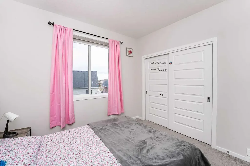 717 Windrow Manor SW Airdrie AB T4B 5H6