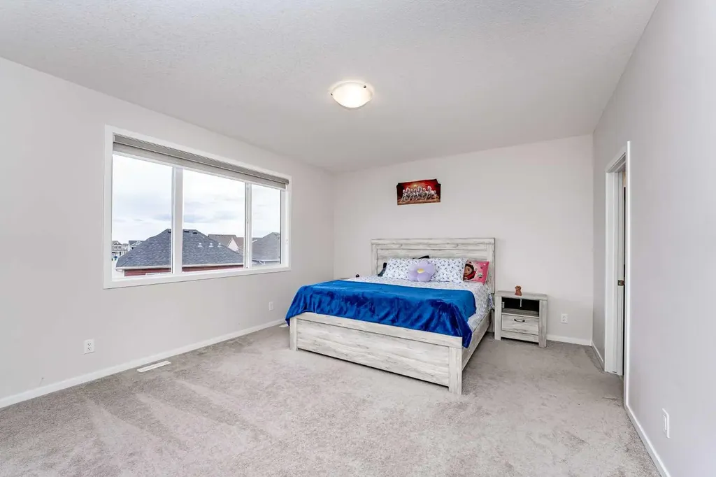 717 Windrow Manor SW Airdrie AB T4B 5H6