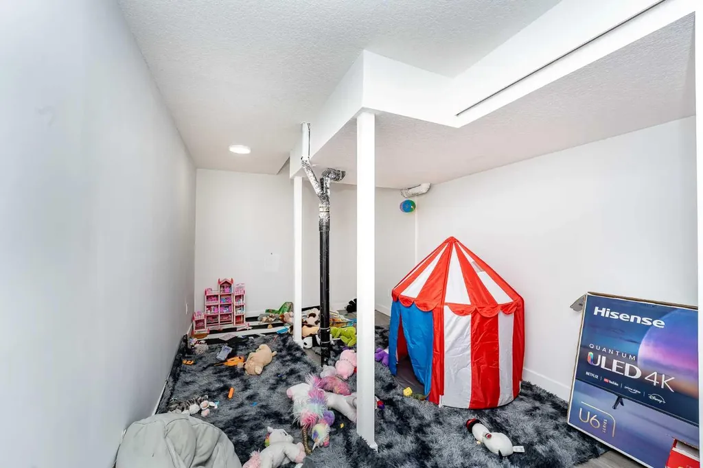 717 Windrow Manor SW Airdrie AB T4B 5H6