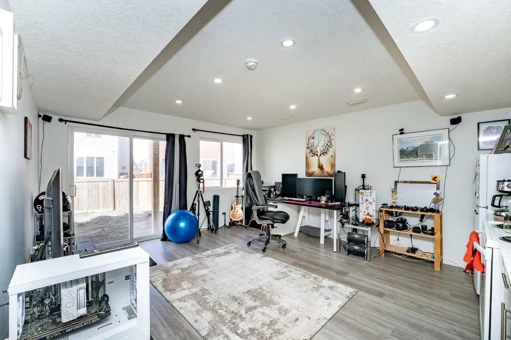 717 Windrow Manor SW Airdrie AB T4B 5H6