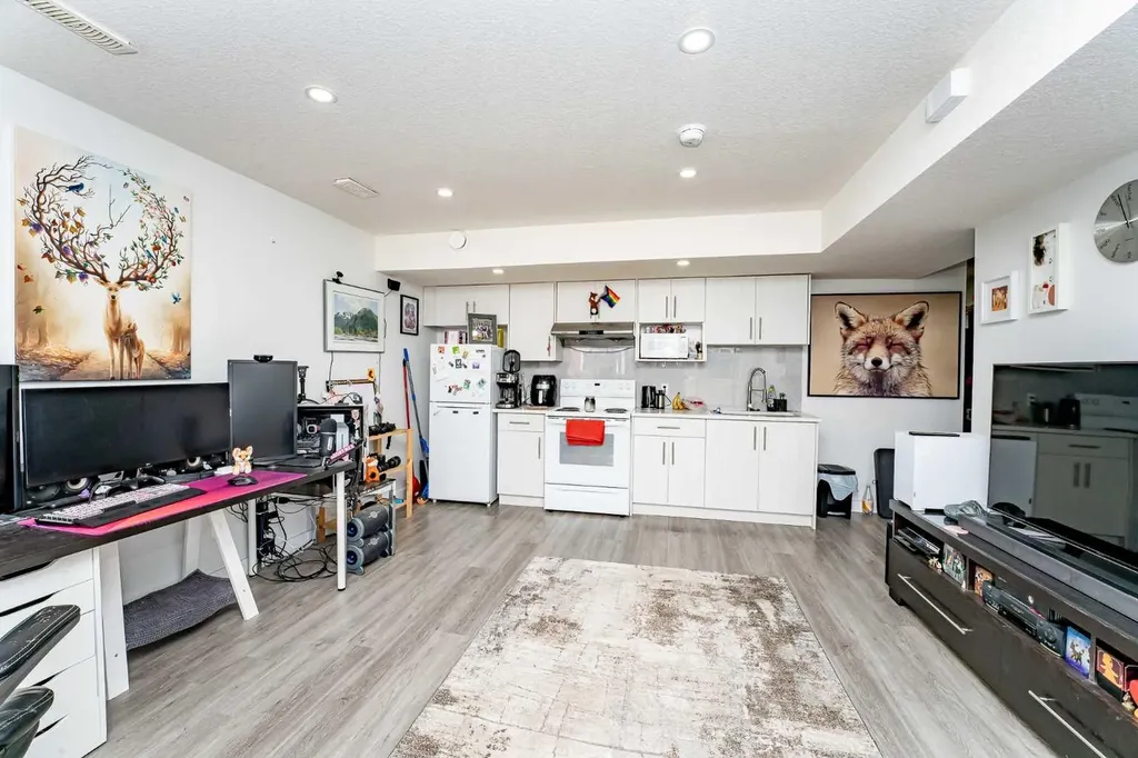 717 Windrow Manor SW Airdrie AB T4B 5H6