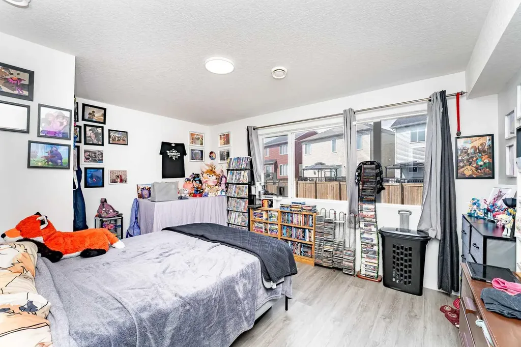 717 Windrow Manor SW Airdrie AB T4B 5H6