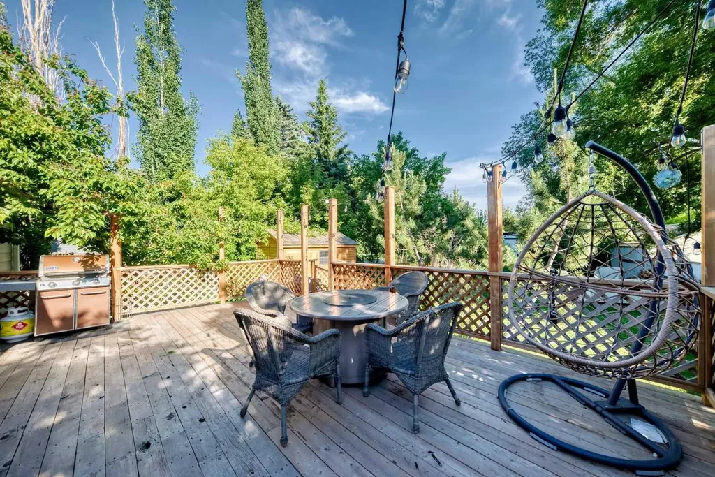 43 New Street SE Calgary AB t2x3x8