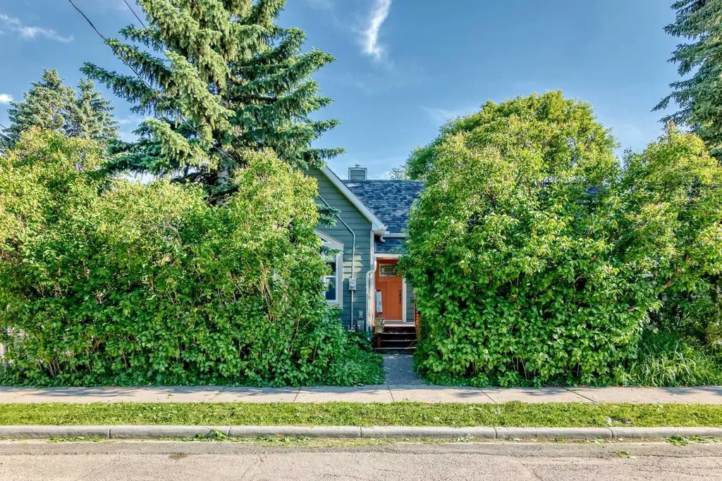 43 New Street SE Calgary AB t2x3x8