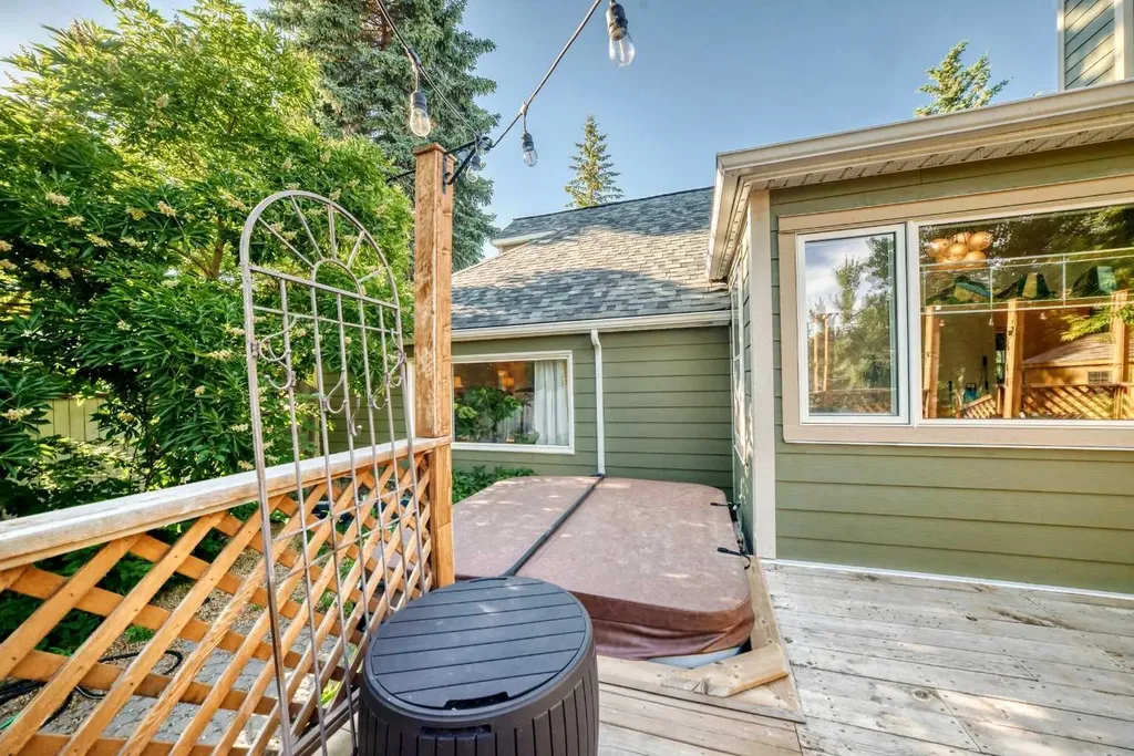 43 New Street SE Calgary AB t2x3x8