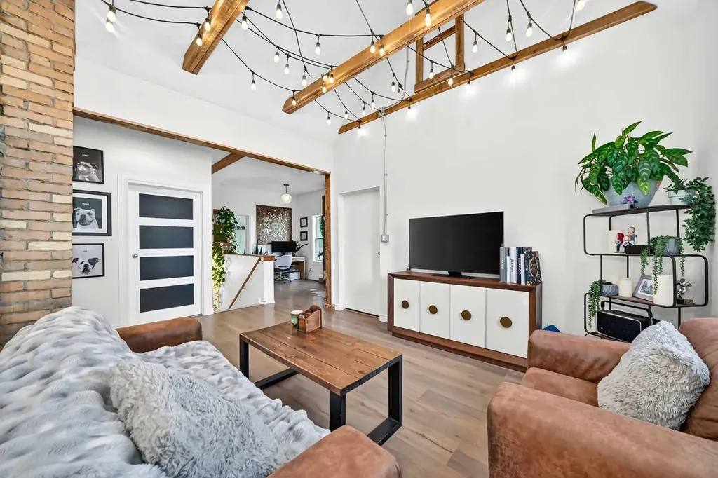 43 New Street SE Calgary AB t2x3x8