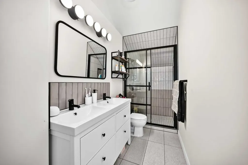 43 New Street SE Calgary AB t2x3x8