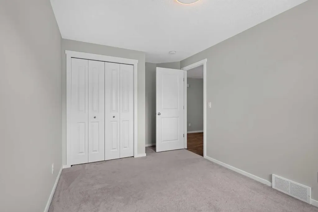 80 Nolancrest Green NW Calgary AB T3R0V8