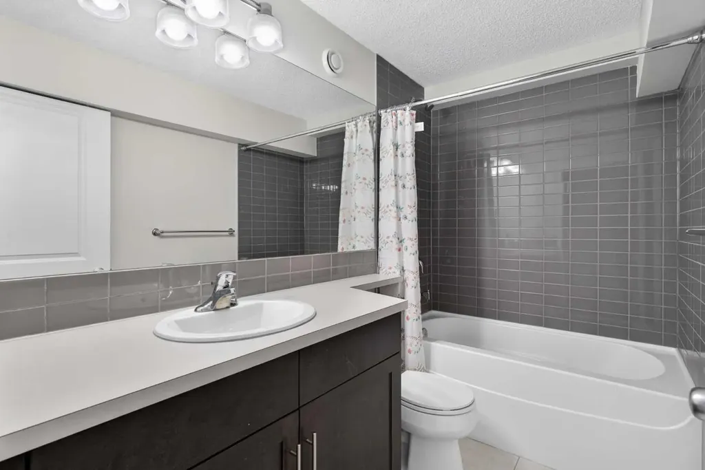 80 Nolancrest Green NW Calgary AB T3R0V8