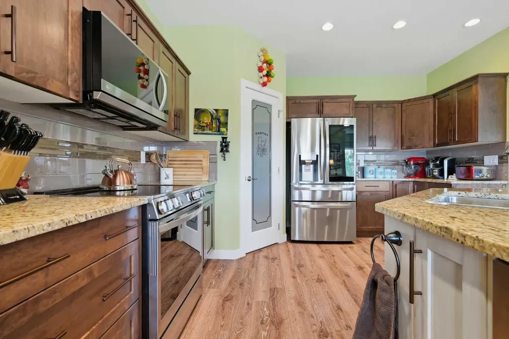 224 Kingston Way SE Airdrie AB T4A 0E9