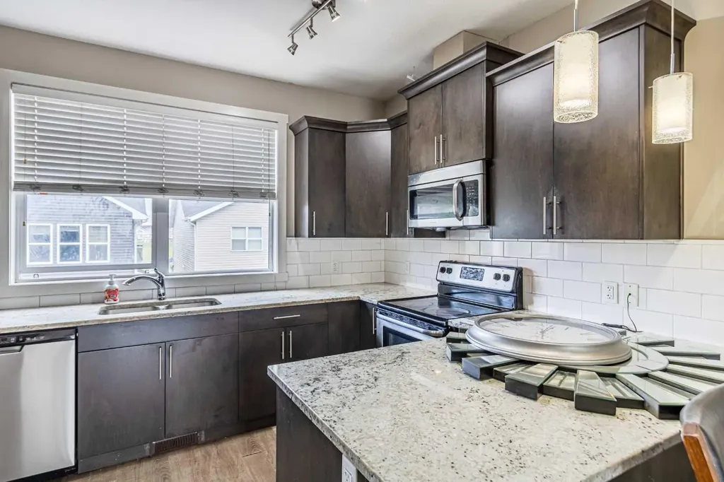 634 Redstone View NE Calgary AB T3N 0M9