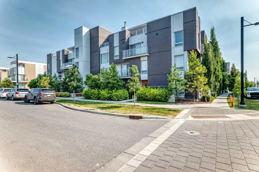 3130 Thirsk Street NW Calgary AB T3B6H4