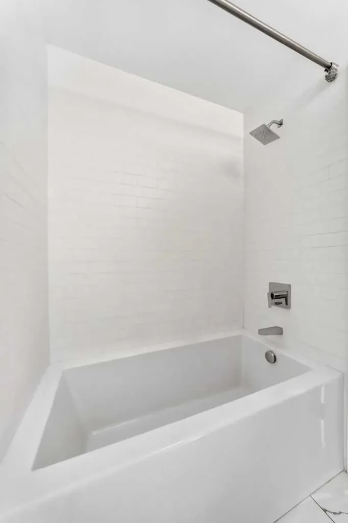 3130 Thirsk Street NW Calgary AB T3B6H4