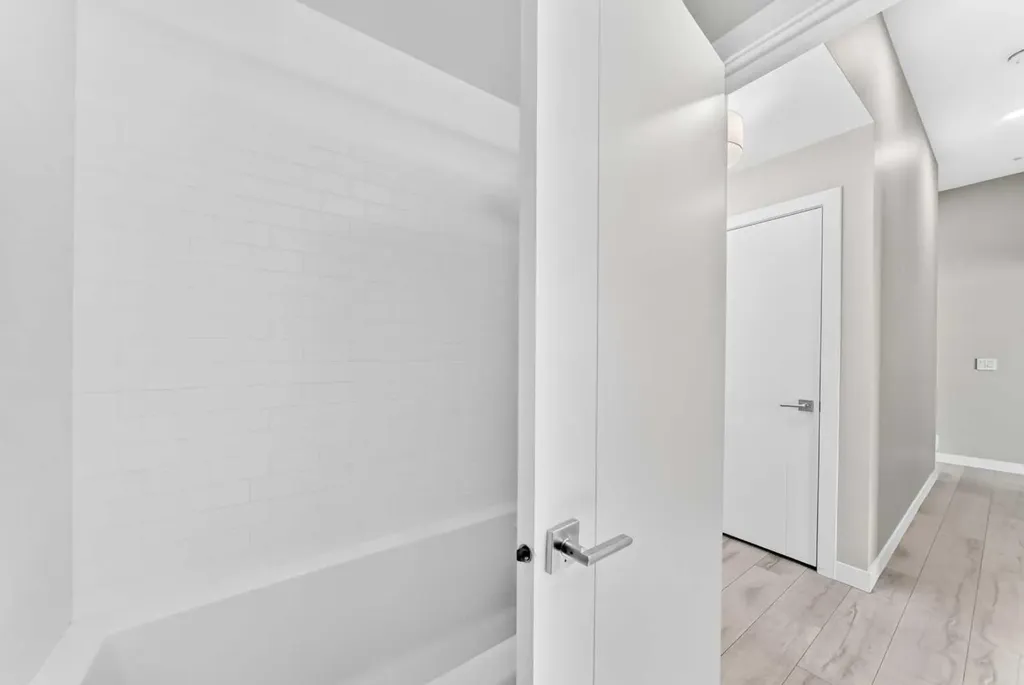 3130 Thirsk Street NW Calgary AB T3B6H4