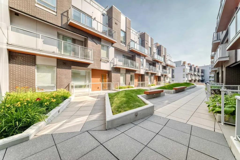 3130 Thirsk Street NW Calgary AB T3B6H4