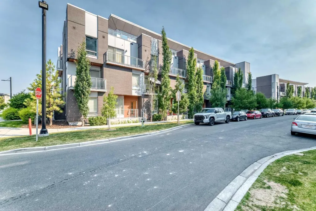 3130 Thirsk Street NW Calgary AB T3B6H4
