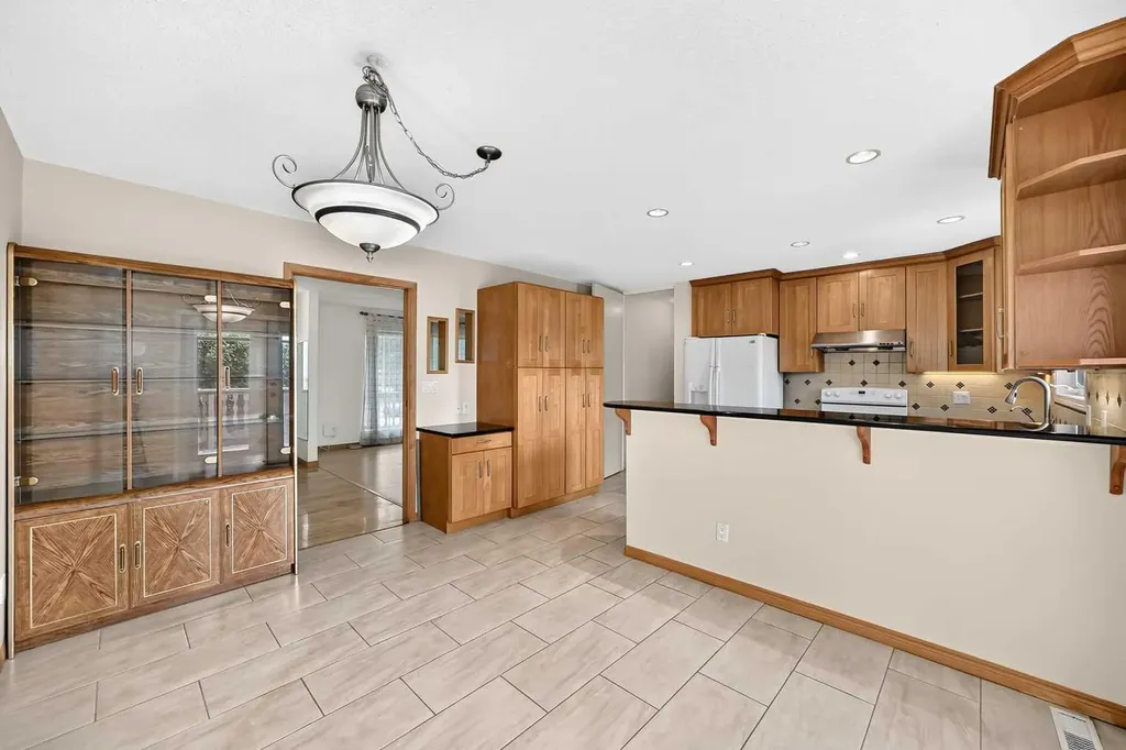 351 Cedarpark Drive SW Calgary AB T2W 2J5