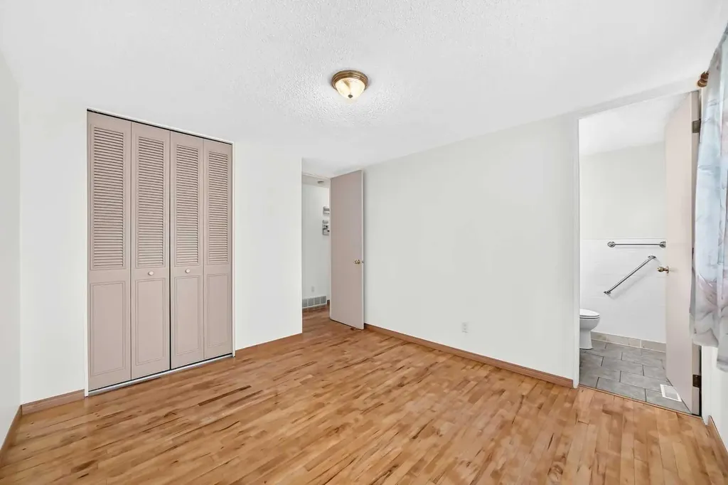 351 Cedarpark Drive SW Calgary AB T2W 2J5