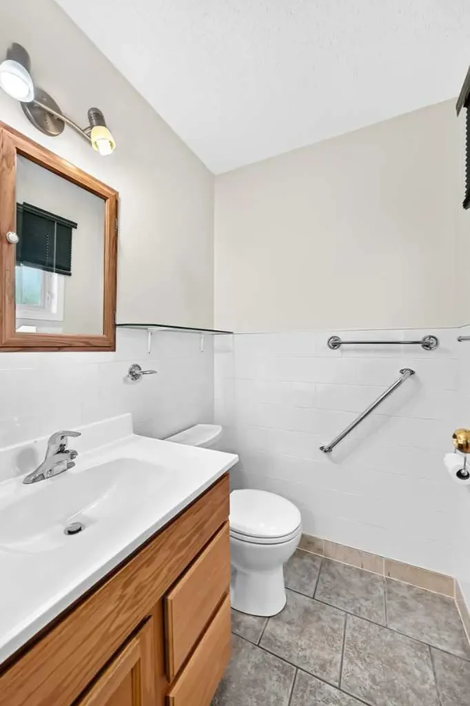 351 Cedarpark Drive SW Calgary AB T2W 2J5