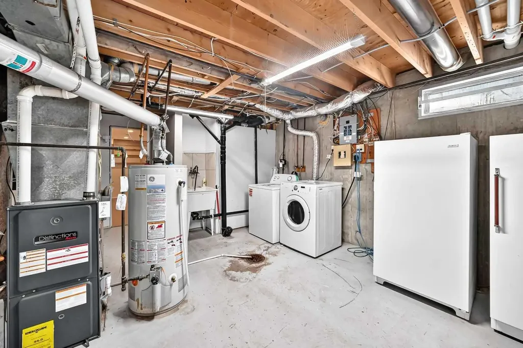 351 Cedarpark Drive SW Calgary AB T2W 2J5