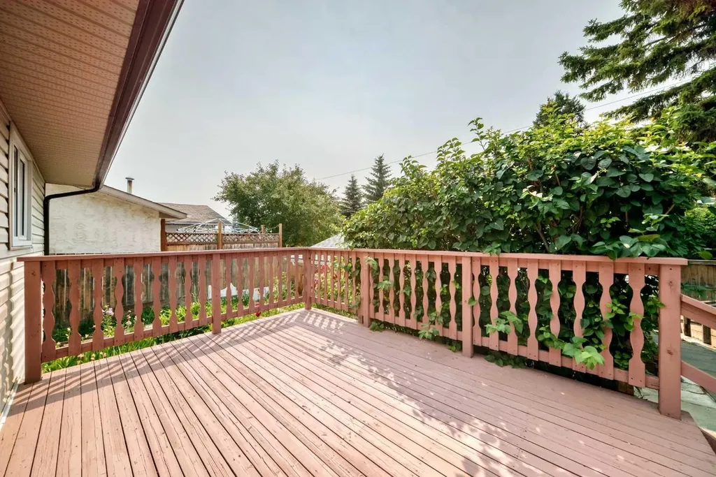 351 Cedarpark Drive SW Calgary AB T2W 2J5