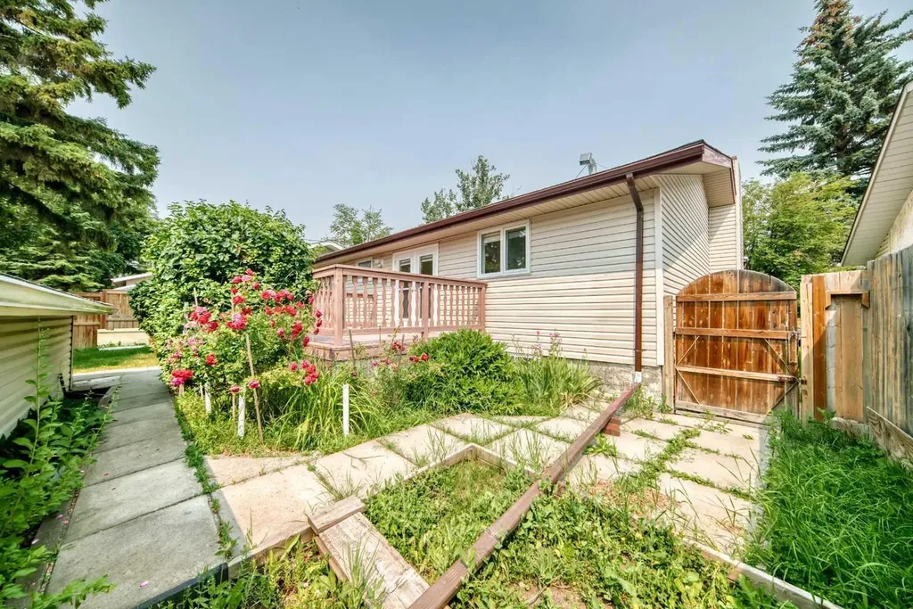 351 Cedarpark Drive SW Calgary AB T2W 2J5
