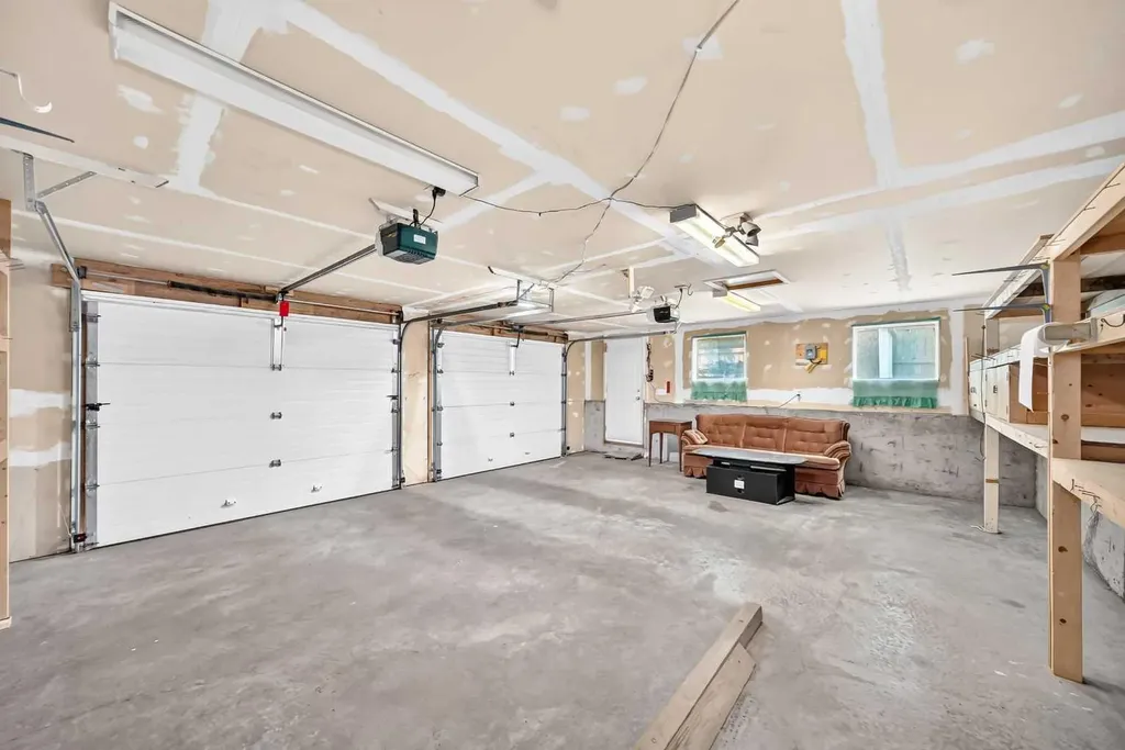 351 Cedarpark Drive SW Calgary AB T2W 2J5