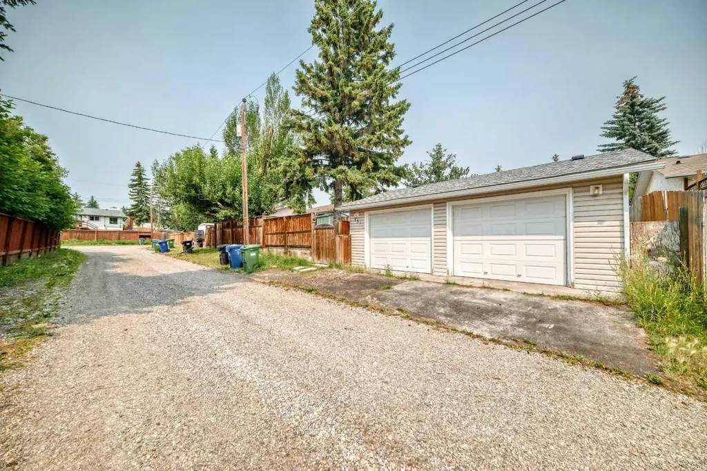 351 Cedarpark Drive SW Calgary AB T2W 2J5