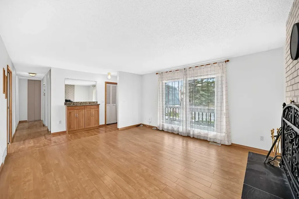 351 Cedarpark Drive SW Calgary AB T2W 2J5