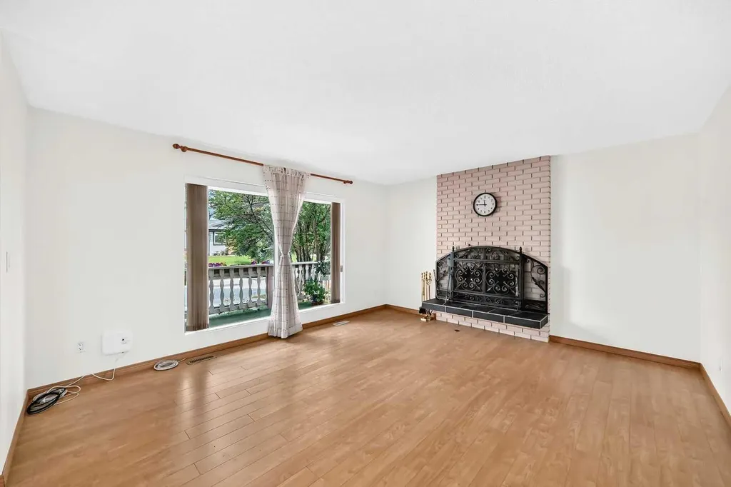 351 Cedarpark Drive SW Calgary AB T2W 2J5