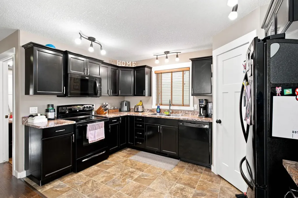 11551 75 Avenue Grande Prairie AB t8w0j3