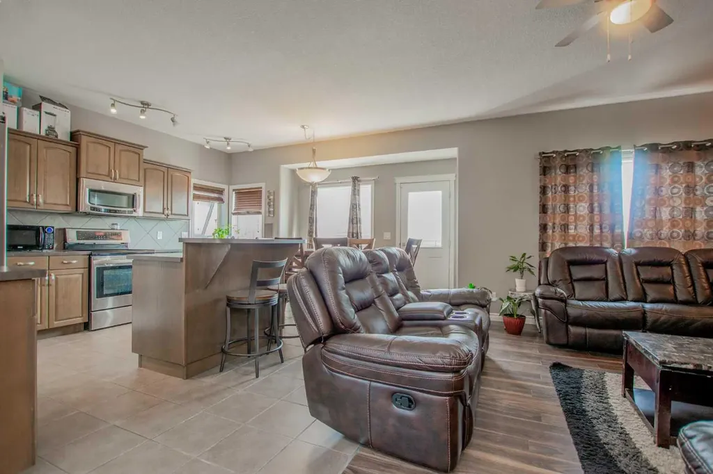 83 Pinnacle Lake Drive Grande Prairie AB T8W 0A9