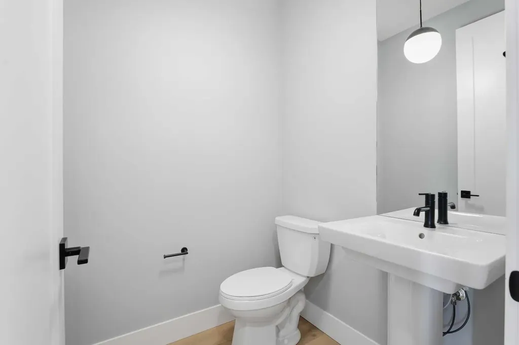 1209 Coopers Drive SW Airdrie AB T4B 3T6