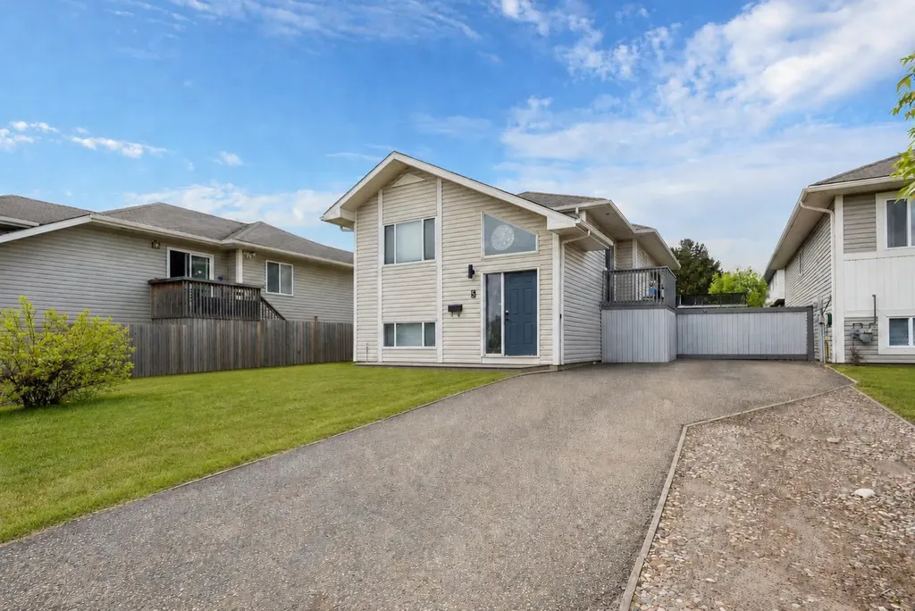 100 Paish Place Fort Mcmurray AB T9K2W4
